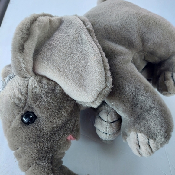 Cute Little Elephant by Wild Republic 2005 Stuffed Animal - Picture 1 of 5